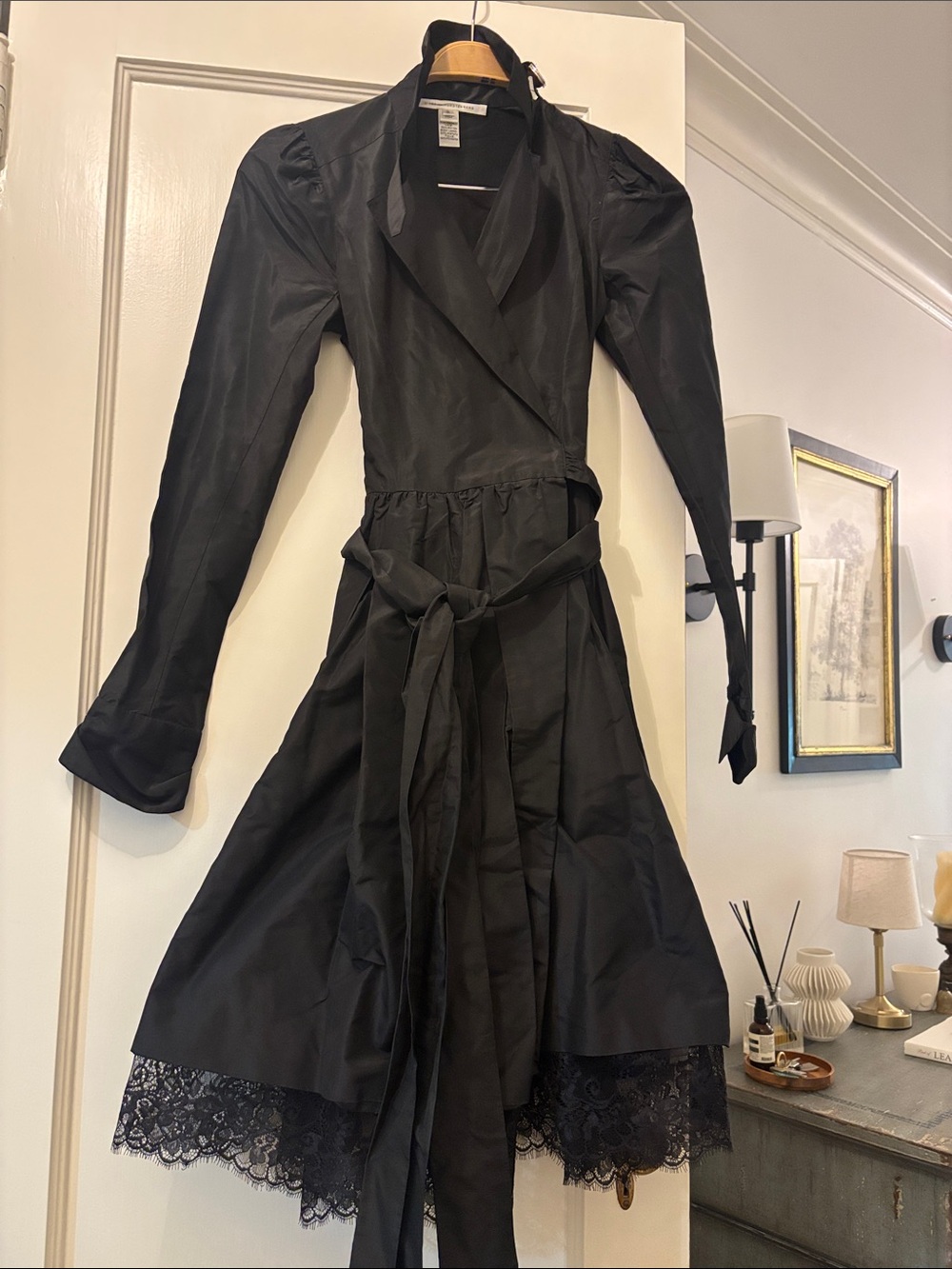 Vintage Diane vonFurstenberg! Never worn Wrap Dress with puff sleeves & Lace Hem